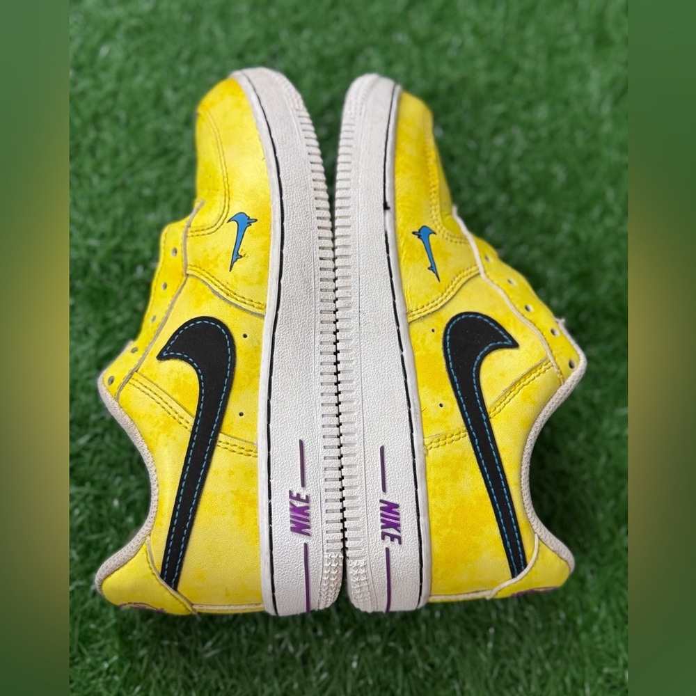 Nike
(PS) Nike Air Force 1 LV8 3‎ 'Peace, Love, and Basketball' 
Kids Size 1Y